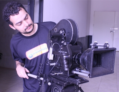 Rodrigo Huagha (foto) é um dos professores do curso de cinema