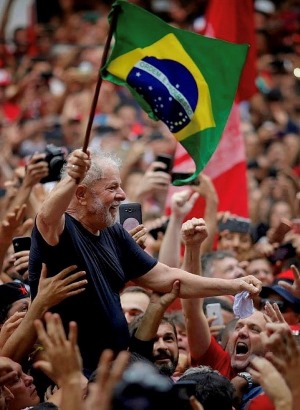 Lula, solto, tem a missão de reorganizar as oposições numa frente ampla de esquerda e preparar as eleições municipais de 2020.