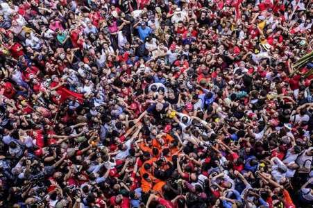 Na foto de Francisco Proner Ramos/ Farpa Fotocoletivo, a imagem que diz tudo