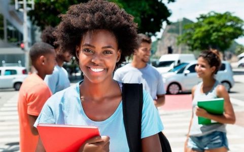 Políticas de Cotas, Prouni, são responsáveis pelo crescimento do número de negros no ensino superior no Brasil.