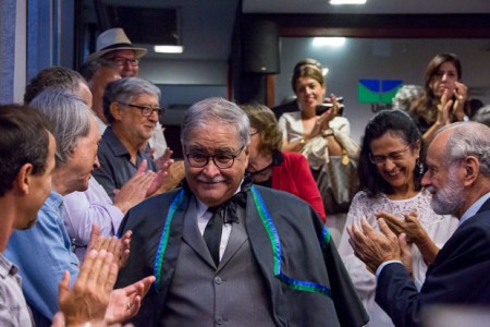 Venício: "Somos todos seres ‘situados e datados’. Vale dizer históricos. Por isso, não podemos ignorar o momento de crise profunda que o Brasil atravessa”. (Foto: Luis G. Prado/Secom-UnB)