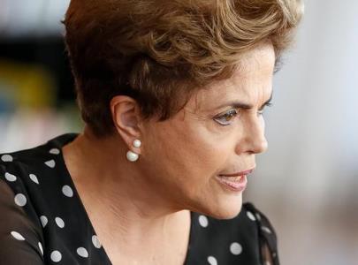 Dilma Rousseff: “Todas as afirmações do editorial a respeito do meu governo são fake news. A “Folha” falsifica a história recente do país, num gesto de desprezo pela memória de seus próprios leitores.”