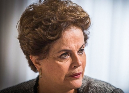 Dilma Rousseff: “Bolsonaro tem índole de torturador. Quem não se sensibiliza diante da dor de outros seres humanos, não merece a confiança do povo brasileiro”.