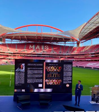 Foto do lançamento do livro "Atletas de Elite" em Portugal durante a conferência Global Football Management, no Estádio da Luz de Benfica-Lisboa