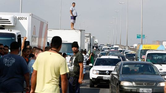 CNBB se solidariza com os caminhoneiros, e alerta: "Não é justo submeter o Estado ao mercado. Quando é o mercado que governa, o Estado torna-se fraco e acaba submetido a uma perversa lógica financista”. (Foto: Tania Rego/Ag. Brasil/Fotos Públicas)