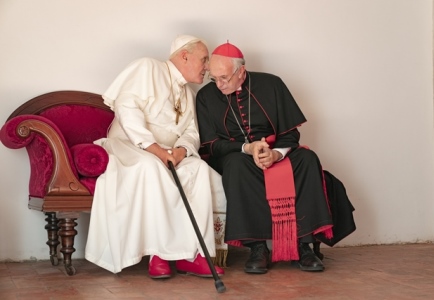 O filme "Dois Papas", estrelado por Anthony Hopkins e Jonathan Pryce, narra a relação entre o Papa Bento XVI e o futuro Papa Francisco.