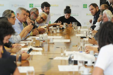 Rollemberg recebe os artistas, mas proposta ainda será avaliada pelo Fórum de Cultura (Foto:Gabriel Jabur/Agência Brasília)